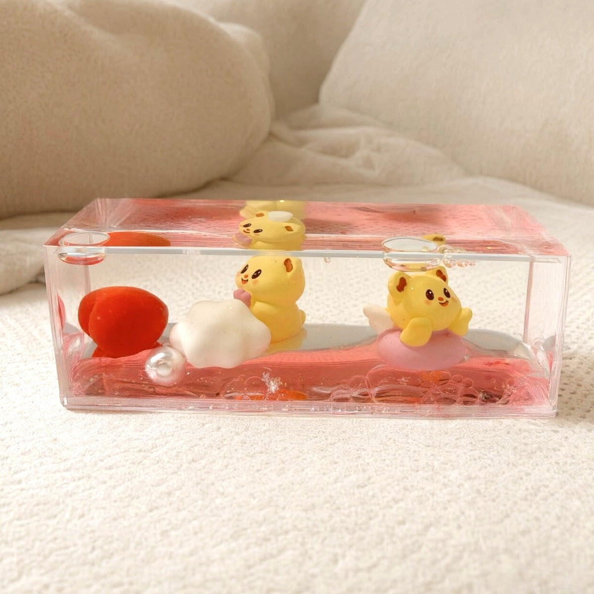 Acrylic liquid wiggler long bar with yellow twin bears - front view